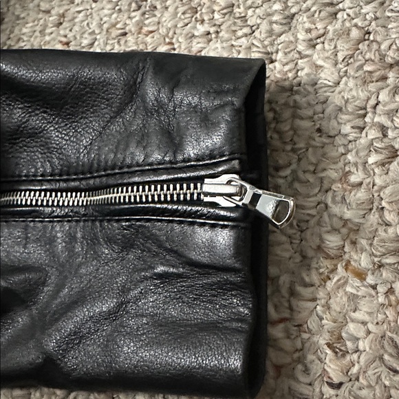 Barney's Leather Jacket - Picture 5 of 6